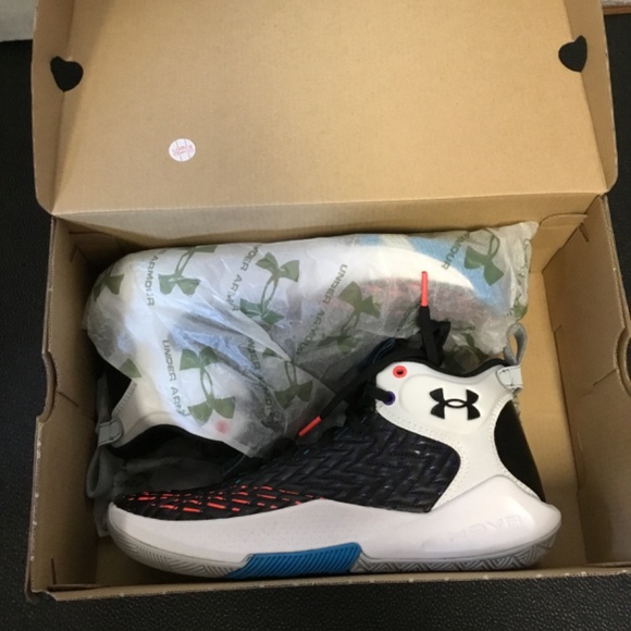 Under Armour HOVR Clone 4 Basketball Shoes - Size 7 main image 5